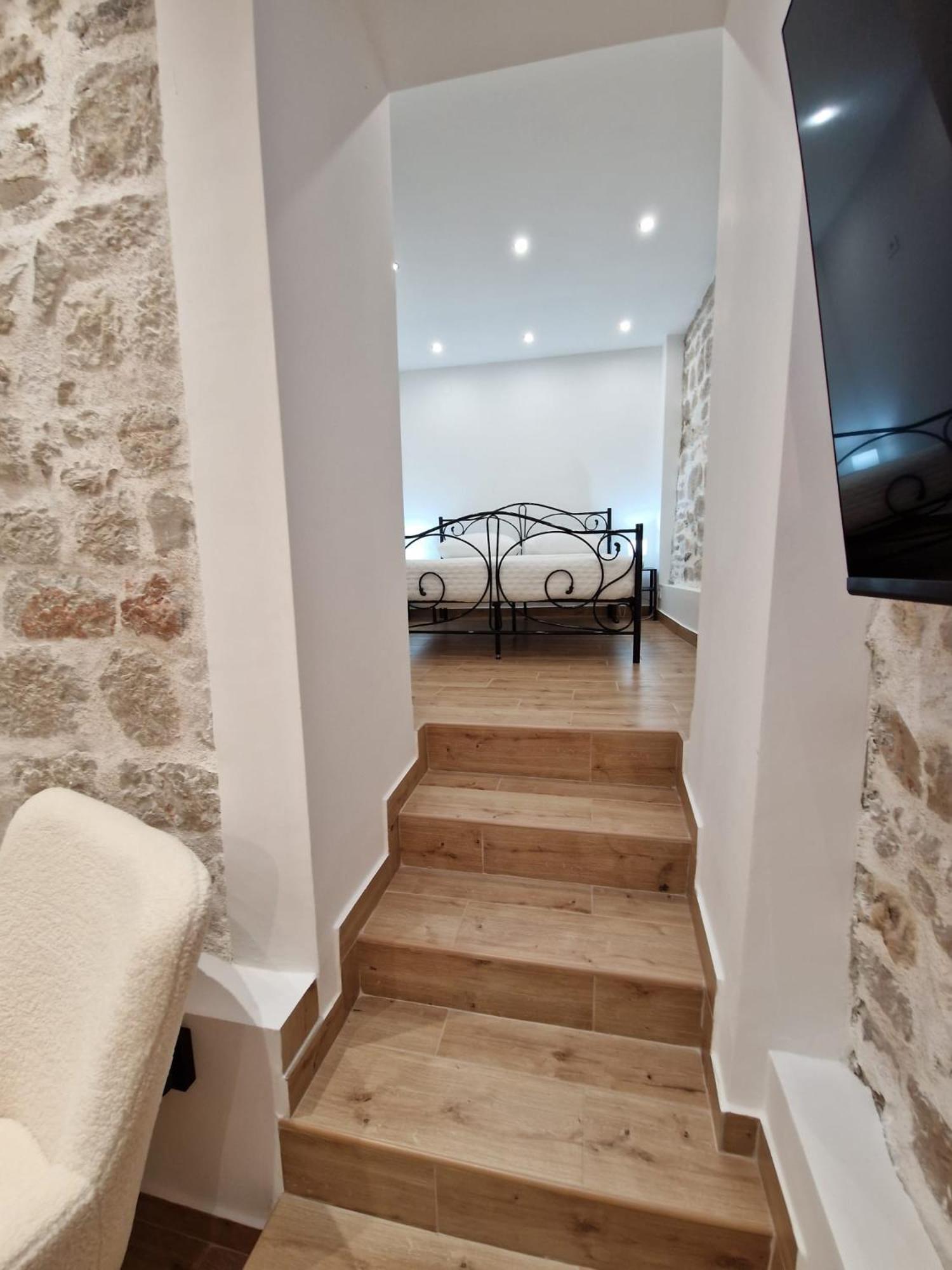 Small House Saint Michael Шибеник Экстерьер фото